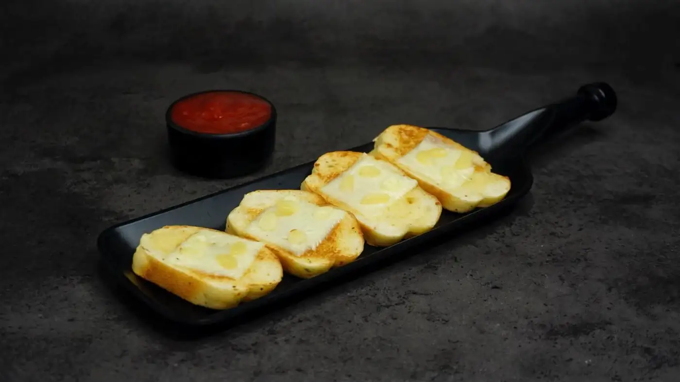 Garlic Cheese Toast from Brew & Baker's, Ahmedabad
